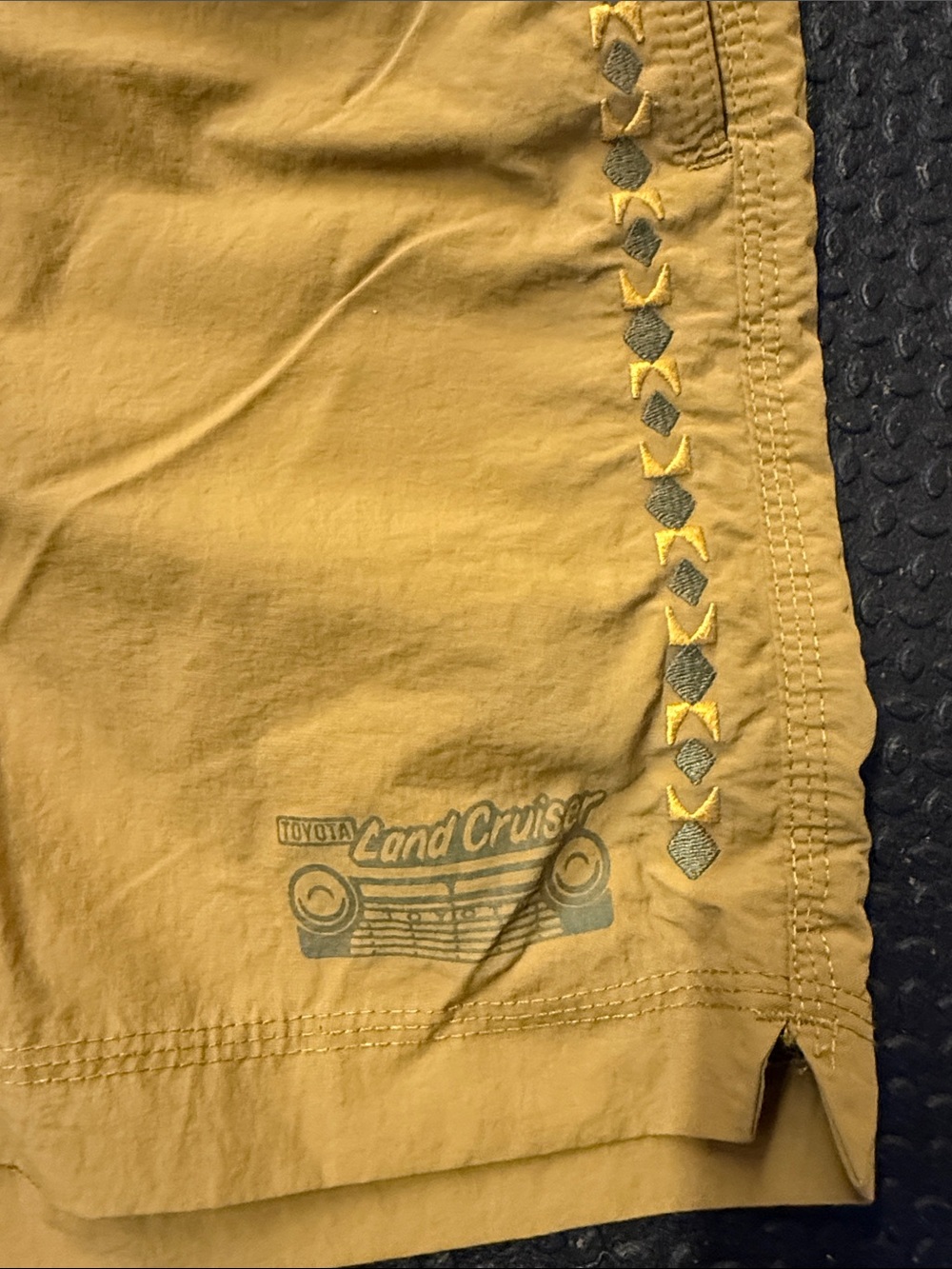Howler bros Toyota Land Cruiser shorts size small khaki - Picture 2 of 4